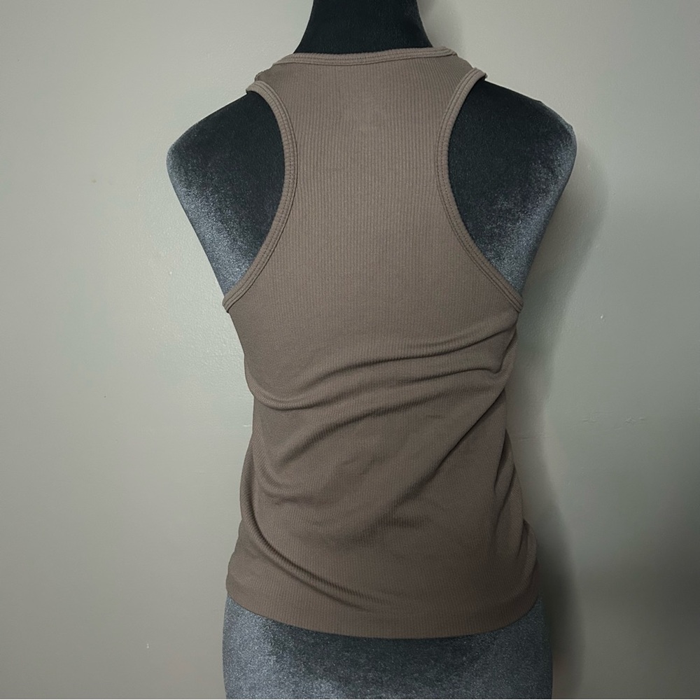 Women's Sleeveless Tan Top - Picture 3 of 4